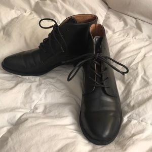Urban Outfitters Size 8 Brand New Black Shoes